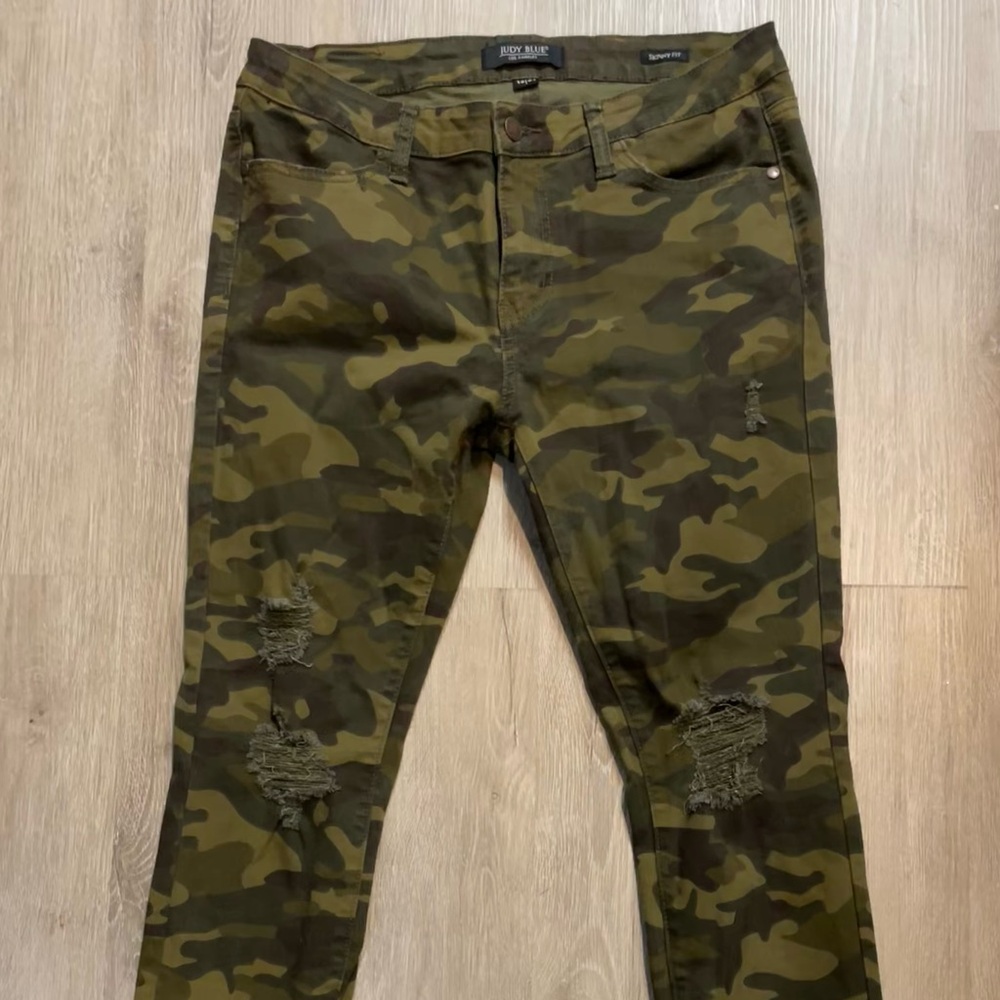 Judy Blue Camo Jeans size 13/31